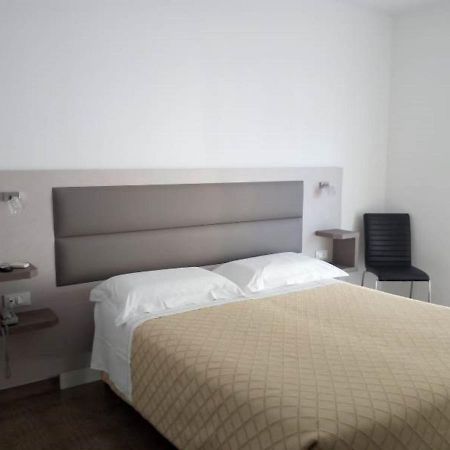 Il Girasole Hotel Terracina Exterior photo