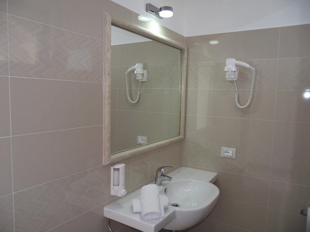 Il Girasole Hotel Terracina Room photo
